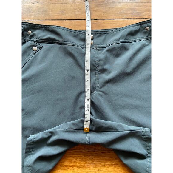 AQUANAUTIA London "The Ultimate Adventure Shorts": Charcoal Gray Womens sz M - Picture 10 of 13